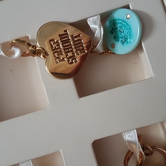 Juicy Couture Limited Edition (2008) graduation Charm Bundle + Bracelet - Picture 6 of 10